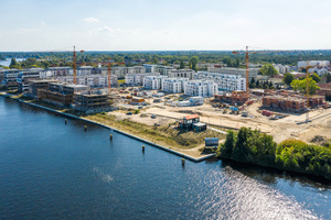  Regattastraße 10 bis 35 im zu Köpenick gehörenden Grünau. Auf dem 100.000 Quadratmeter großen Grundstück errichtet die BUWOG das Quartier 52° Nord mit mehr als 800 Miet- und Eigentumswohnungen. 