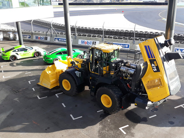 Der Radlader auf der Rennstrecke: Das Komatsu Event fand auf dem Gel?nde des Circuit des 24 Heures in Le Mans statt.