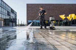  In der professionellen Anwendung erschließen sich mit den kabellosen Geräten neue Reinigungs- und Pflegemöglichkeiten, da energieautark gearbeitet werden kann. 