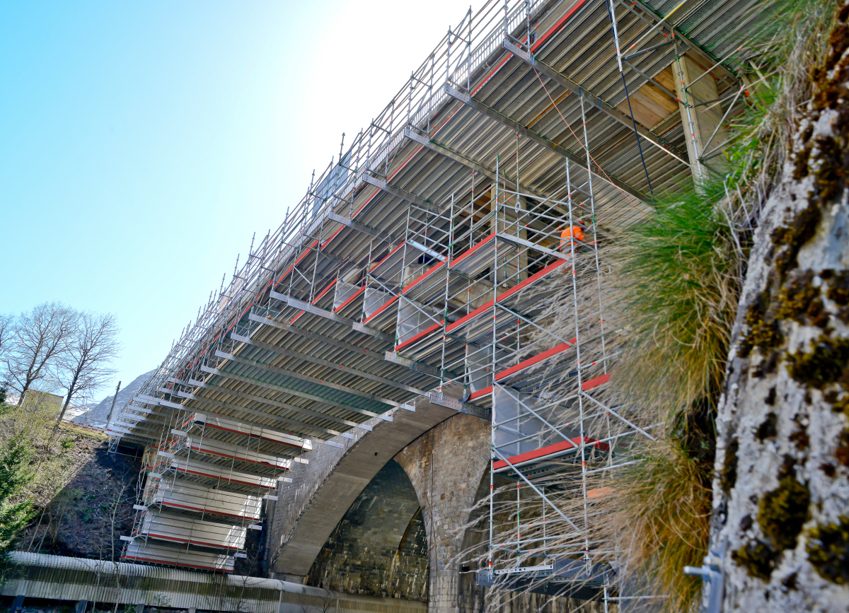 Hangegerust Fur Bruckensanierung This Tiefbau Hochbau Ingenieurbau Strassenbau
