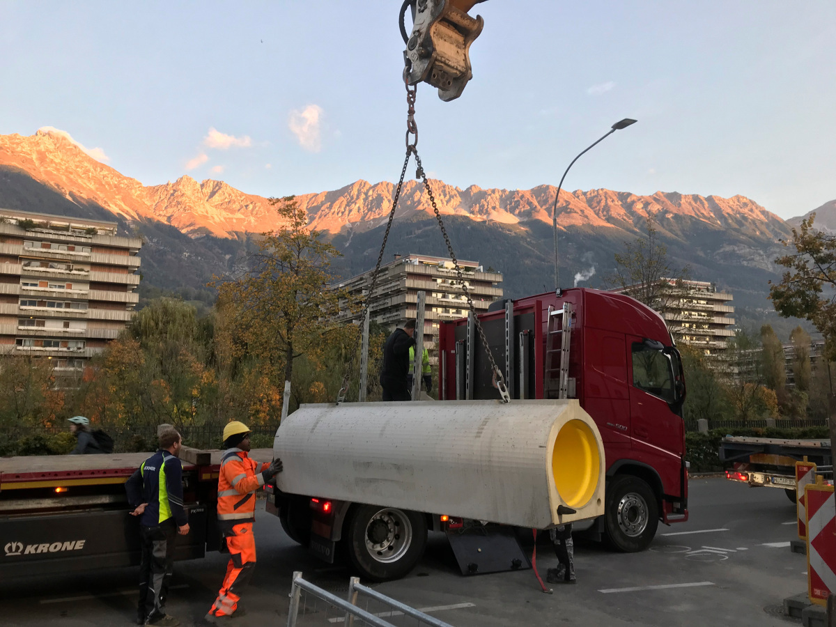 Anlieferung der Perfect Pipe Rohre nach Innsbruck.