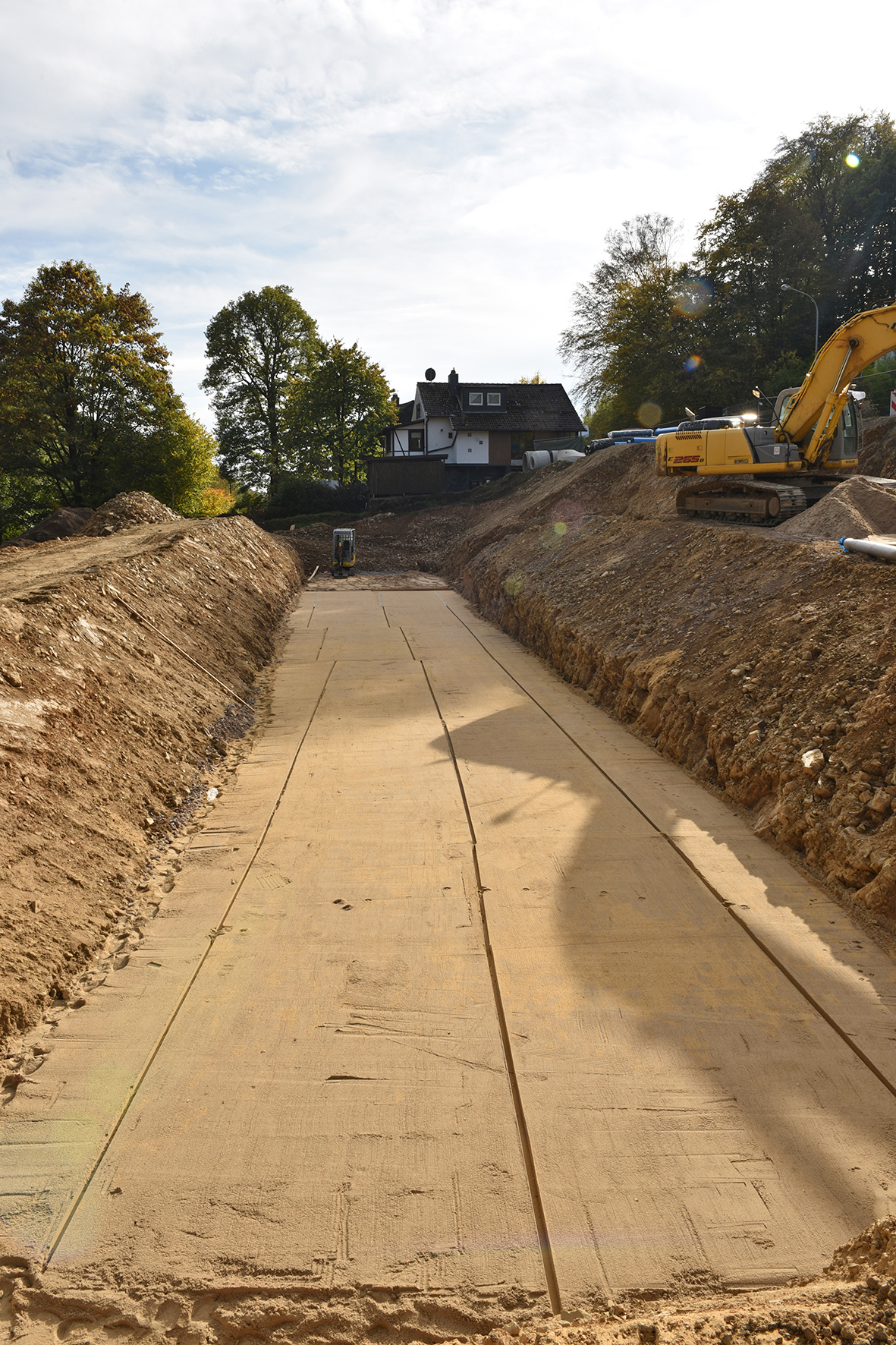 Ein fachgerecht hergestelltes Planum ist die Voraussetzung für eine präzise Ausrichtung der D-Raintank-Elemente beim Einbau.