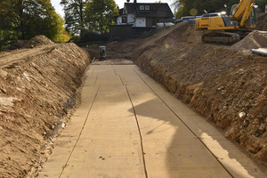  Ein fachgerecht hergestelltes Planum ist die Voraussetzung für eine präzise Ausrichtung der D-Raintank-Elemente beim Einbau. 