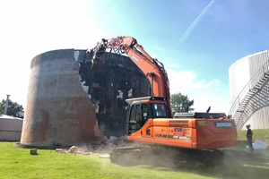  Der Doosan DX255LC hat die optimale Größe für den Einsatz. 