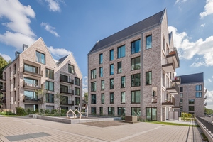  Mit ihrem Architekturstil – den spitzen Giebeln, schlanken Kubaturen und hochwertigen Klinkerfassaden – lehnen sich die Gebäude an die Bremer Packhäuser an. 