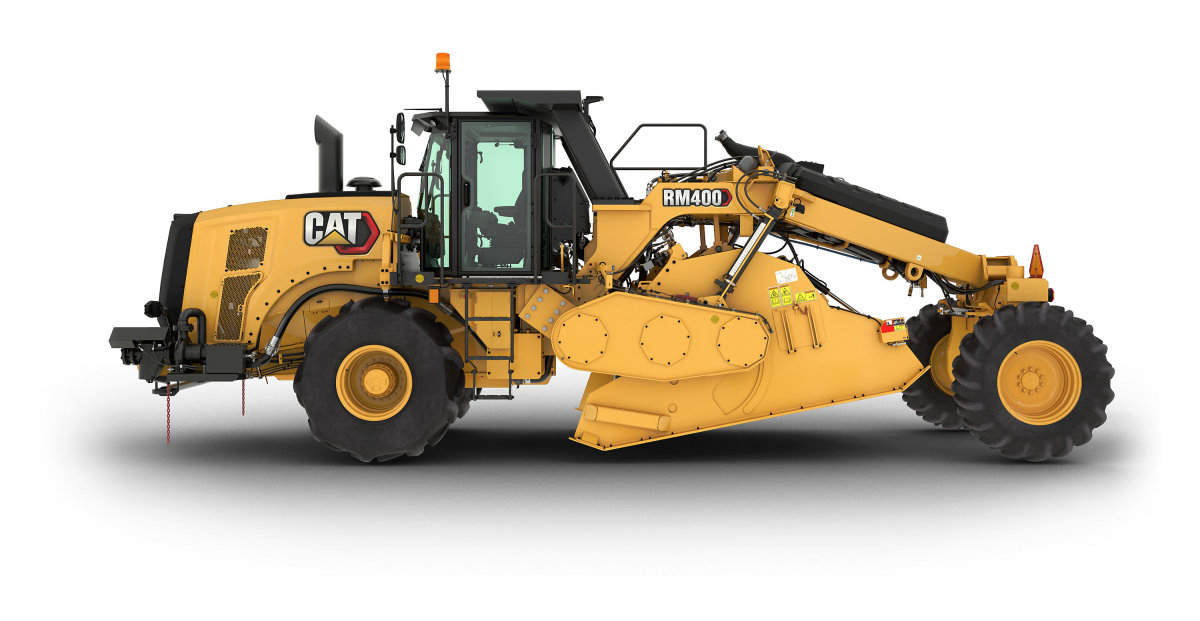 Der neue Cat Bodenstabilisierer RM400 mit einer Schnittbreite von 2,4 Meter und 23,5 Tonnen Einsatzgewicht.