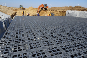  Die Versickerungsanlage mit D-Raintank 3000-Elementen sorgt mit ihrer hohen Speicherfähigkeit für ein zuverlässiges Regenwassermanagement im Neubaugebiet Herxheim.  