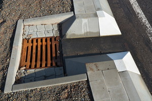  Die Entwässerung der Fahrbahnflächen erfolgt über Straßenabläufe in die geplanten Entwässerungsleitungen bzw. über geöffnete Bordanlagen in die unbefestigten Seitenbereiche.  