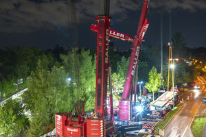  In über 37 Meter Entfernung packt der 750-Tonnen-Mobilkran die Last und muss dazu über den LTM 1400/1 hinweg hantieren. 