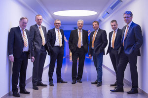  VDBUM-Präsident Peter Guttenberger (3.v.l.), Vizepräsident Dirk Bennje (2.v.l.) und die Vorstandsmitglieder Michael Hennrich, Josef Andritzky, Roland Caillé, Prof. Dr.-Ing. Jan Scholten und Dieter Schnittjer (v.l.n.r.), haben eine Verschiebung des 50. VDBUM-Großseminars beschlossen. 