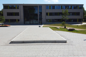  Das neue Klassenhaus der Stadtteilschule Stellingen mit 21 Klassen. 