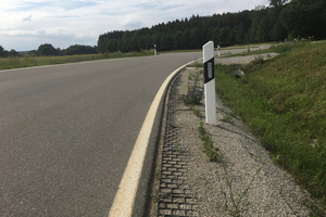  Befestigte Straßenbanketten erhöhen die Sicherheit der Verkehrsteilnehmer. 