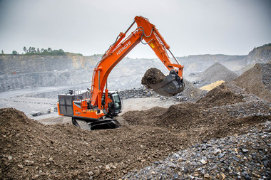 Der Zaxis-7 setzt Ma?st?be in Sicherheit, Zuverl?ssigkeit und Leistungsf?higkeit. F?r wirtschaftlichsten Einsatz in allen anspruchsvollen Arbeitseins?tzen.