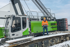  Für Matthias Prade, Bauleiter Hochbau bei Max Bögl, erfüllt der Raupenkran alles, was ein Kran auf einer Großbaustelle können muss. 