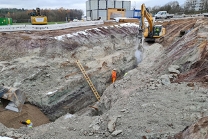  Ein Teilprojekt beim Ausbau der Autobahn A3 in Nordbayern: Auf dem Gelände der Tank- und Rastanlage Steigerwald Süd müssen Entwässerungskanäle verlegt werden. 