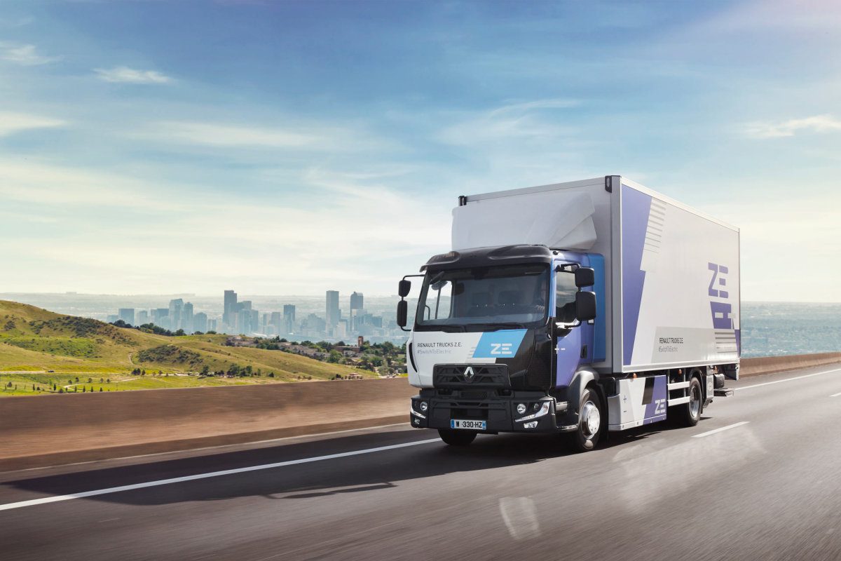 Ab 2023 wird Renault Trucks Elektro-Lkw für Fernverkehr und Baueinsatz anbieten.