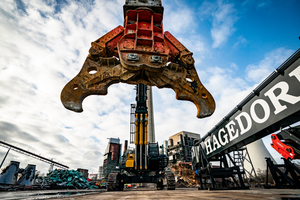  Mit dem gewaltigen KTEG Multi Carrier 1600S hat die Gütersloher Unternehmensgruppe Hagedorn den größten Abbruchbagger Deutschlands im Maschinenpark. 