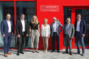  v.l.n.r. Knut Schneider (IHK), Michael Gruben (GF Glatthaar Keller), Theresa Fitzner (Wirtschaftsförderung Verbandsgemeinde Simmern-Rheinböllen, Rita Lanius-Heck (Kreisbeigeordnete), Unternehmensgründer Joachim Glatthaar Keller, Dr. Andreas Nikolay (BM Simmern), Dirk Wetzel (GF Glatthaar Keller). 