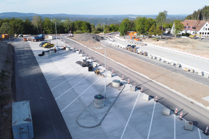  Die Tank- und Rastanlage Rimberg an der A5 zwischen dem Hattenbacher Dreieck und der Anschlussstelle Alsfeld Ost erweiterte seine Lkw-Stellfläche von 20 auf 54 Plätze. 