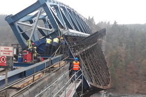  68
Scia: Rotation einer Eisenbahnbrücke 