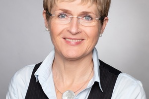  Ina Neitzner leitet das Referat „Wissenschaftskommunikation“ im Institut fürArbeitsschutz derDeutschen Gesetzlichen Unfallversicherung (IFA). 