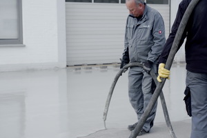  Als Endbeschichtung dient eine ca. sechs bis acht Millimeter starke Nutzschicht aus Strasser Industrieboden IB 20.  