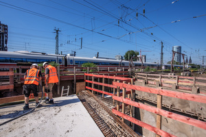  Betonage bei laufendem Schienenverkehr 