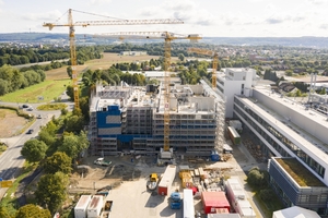  Der fünfgeschossige Neubau fügt sich in die bestehende Bebauung des Sartorius Campus in Göttingen ein. 