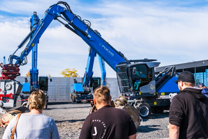  Testen ausdrücklich erwünscht. Nach Einweisung dürfen erfahrene Maschinisten auch selbst Hand anlegen.  