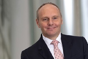 Dirk Hahn ist Vorstandsvorsitzender der Hays AG. 