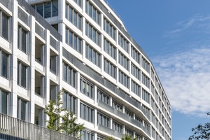  Der monumentale Baukörper von „The Hub“ erstreckt sich über rund 300 Meter am Berliner Ostkreuz. 