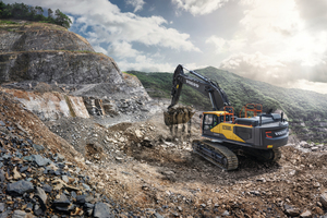  Dig Assist ist sowohl für Raupen- wie für Mobilbagger von Volvo CE erhältlich. Bagger mit Dig Assist lassen sich leicht an den zwei GPS-Antennen auf dem Kontergewicht erkennen. 