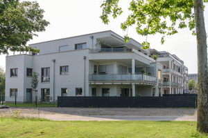  Die neue Wohn-anlage am Mosel-ufer in Koblenz vereint eine ökologische Bauweise mit erhöhtem Schallschutz. 