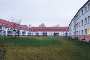  Bei den denkmalgeschützten Wohnhäusern im Lübecker Hanseviertel konnten die charakteristischen Profile und Gebäudevorsprünge durch die Verwendung des Dämmputzes erhalten werden. 
