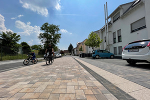  Die Jahnstraße in Griesheim wurde auf eine Fahrbahnbreite von 4,60 m eingeengt, inklusive beidseitig angeordneter Rinnen. 