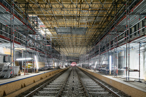  Beim anspruchsvollen Ausbau der U-Bahn-Stationen kamen Sonderkonstruktionen und Sondermaterialien zum Einsatz. 