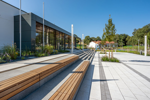  Die Flächenbefestigung erfolgte mit dem Pflastersystem Modula Plus Granitoid-S aus dem Hause Berding Beton 