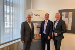  Der scheidende Geschäftsführer Dr. Ronald Rast (links) mit seinem Nachfolger Christian Bruch (Mitte) und dem Vorstandsvorsitzenden Dr. Hannes Zapf.  