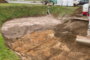  Aufgrund der nachgewiesenen Tiefenverlagerung von Schadstoffen wurde diese Grünmulde nach 10 Jahren Betriebszeit saniert. 