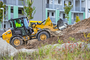  Die drei kompakten Radlader kommen mit 74 kW, mehr Drehmoment, 5 bis 7 Tonnen Einsatzgewicht und Schaufeln von 0,95 bis 1,15 Kubikmeter. 