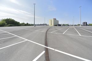  Die Fläche B des neuen Fahrzeugterminals ergänzt das große Areal auf insgesamt mehr als 70.000 Quadratmeter. Die Entwässerung erfolgt über das System HYDROblock® in den Nennweiten DN 150 und DN 200. 
