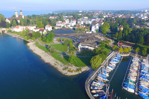  Das Graf-Zeppelin-Haus liegt am Ufer des Bodensees. Besucher können ihre Pkw bequem in der Tiefgarage abstellen. 