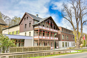  Die Kinder- und Jugendbildungs-stätte „Winfriedhaus“ ist nach Sanierung, Umbau und Erweiterung wieder eröffnet. 