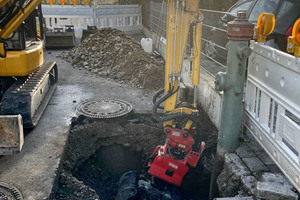  Ein typischer Einsatz für den Bauunternehmer: Vorbereitende Arbeiten für den Austausch eines Überflurhydranten. 