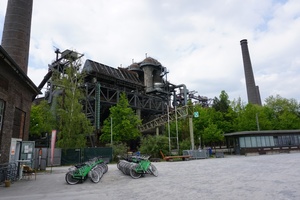  Die umgebauten Hallen und Anlagen des ehemaligen Hüttenwerks in Duisburg werden heute für Messen und Veranstaltungen genutzt. Vom 4. bis 5. Oktober 2022 findet hier der Fachkongress gegen Staub beim Bauen statt. 