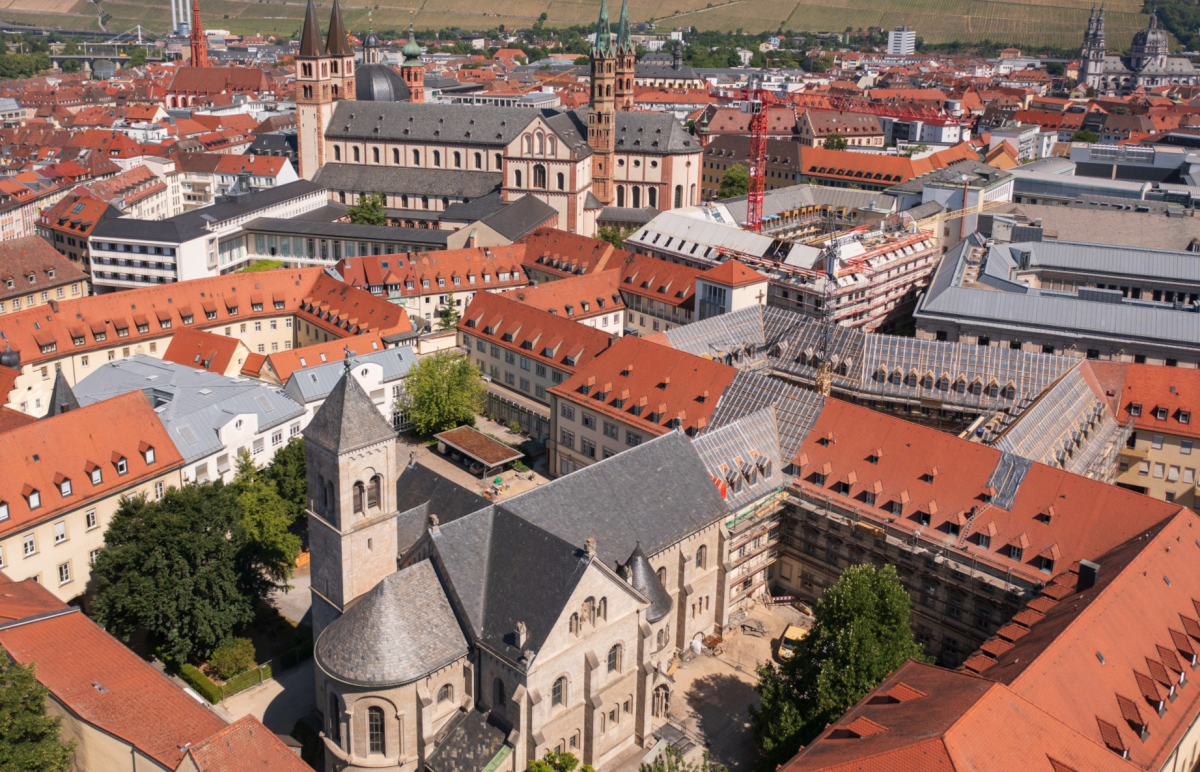 Das Zentrum der Kongregation der Schwestern des Erlösers ist die größte zusammenhängende Liegenschaft in der Würzburger Innenstadt.