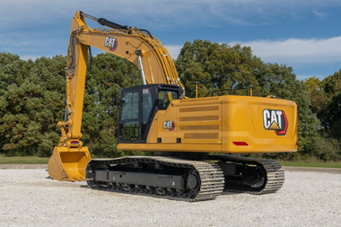 Mit rund 38 Tonnen Einsatzgewicht und 224 kW Motorleistung erreicht der Cat 336 7,5 Meter Grabtiefe und 11 Meter Reichweite.