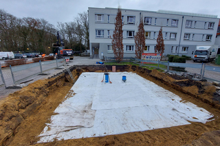 Zum neuen Regenwasserkonzept der Klinik für Manuelle Therapie (KMT) in Hamm gehört der Einbau der D-Raintank 3000-Rigolen von Funke, die für eine zuverlässige Versickerung von Niederschlägen sorgen und die Kanalisation vor Überlastung schützen.