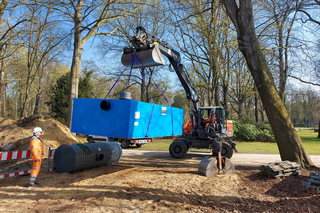 Das leichte Gewicht der KS-Bluebox sowie die integrierten Halterungen für mitgelieferte Hebegurte sorgen für eine einfache und schnelle Handhabung an der Einbaustelle.