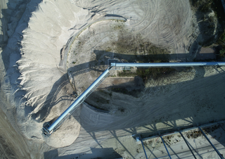 In Deutschland ist Sand aus unterschiedlichen Mineralbruchstücken oder auch als fast reiner Quarzsand zu finden, wie er u.a. für die Herstellung von KS* Kalksandstein benötigt wird.